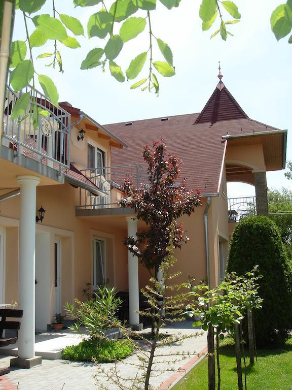 Villa Mónika Keszthely Exterior foto